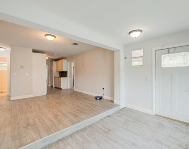 2633 Ne 16th Avenue - Photo Thumbnail 8
