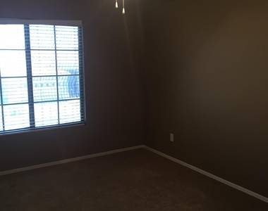17764 W Acapulco Lane - Photo Thumbnail 10