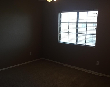 17764 W Acapulco Lane - Photo Thumbnail 8