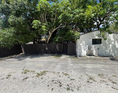 430 Ne 1st Avenue - Photo Thumbnail 7