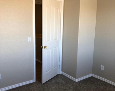 15310 W Evans Drive - Photo Thumbnail 9