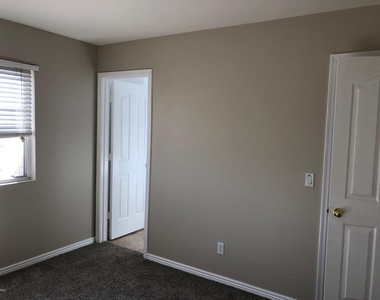 15310 W Evans Drive - Photo Thumbnail 12