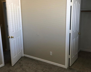 15310 W Evans Drive - Photo Thumbnail 11