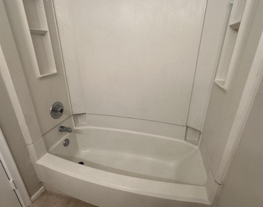 2501 Riverside Drive - Photo Thumbnail 10