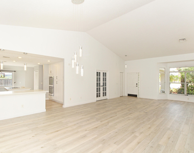 896 Rose Court - Photo Thumbnail 20