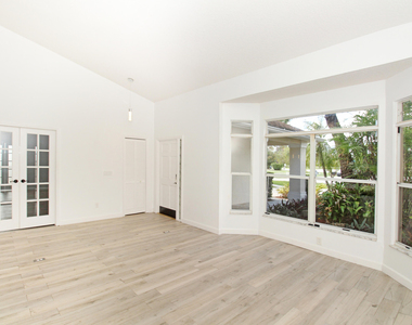 896 Rose Court - Photo Thumbnail 21
