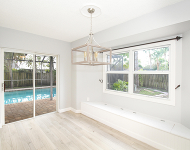 896 Rose Court - Photo Thumbnail 38