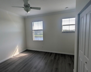 4153 Cascada Circle - Photo Thumbnail 8