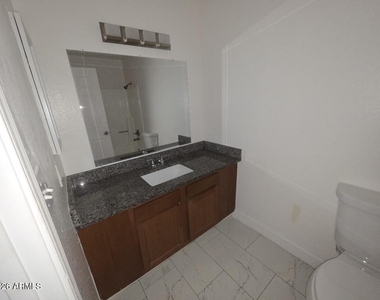 260 W 8th Avenue - Photo Thumbnail 8