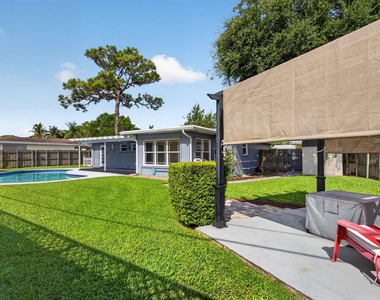 1240 Sw 3rd Terrace - Photo Thumbnail 12