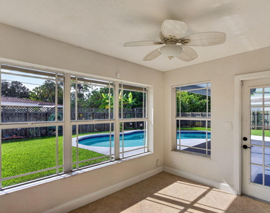 1240 Sw 3rd Terrace - Photo Thumbnail 14