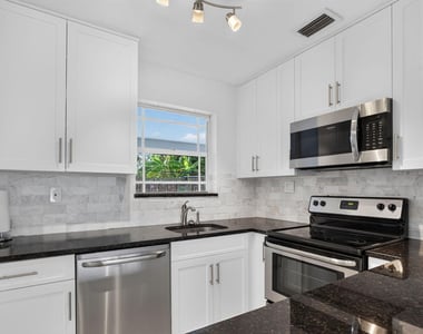 1240 Sw 3rd Terrace - Photo Thumbnail 31