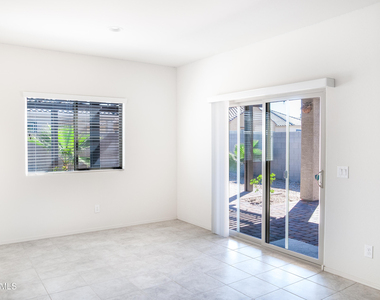 43633 W Yucca Lane - Photo Thumbnail 19
