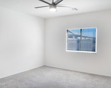 43633 W Yucca Lane - Photo Thumbnail 15