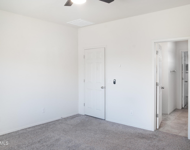 43633 W Yucca Lane - Photo Thumbnail 16