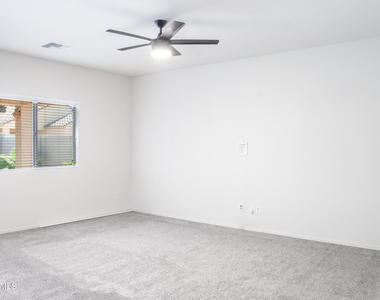 43633 W Yucca Lane - Photo Thumbnail 13