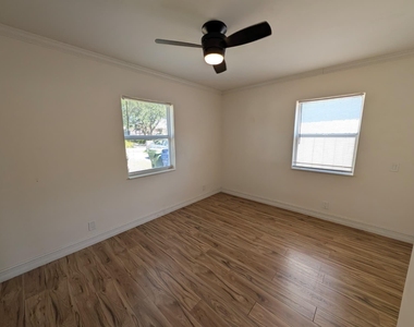 1629 Nw 5th Avenue - Photo Thumbnail 17