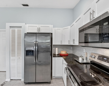 1080 Salmon Isle - Photo Thumbnail 29