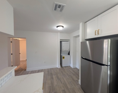 1733 Nw 18th Street - Photo Thumbnail 11