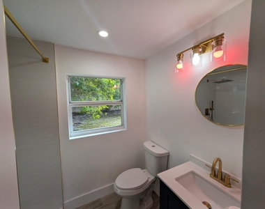 1733 Nw 18th Street - Photo Thumbnail 10