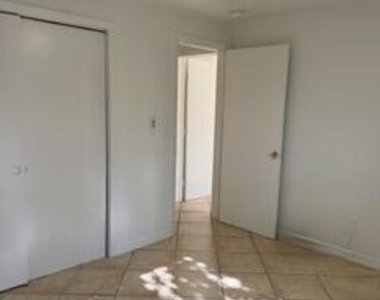 209 Nw 17th Street - Photo Thumbnail 7