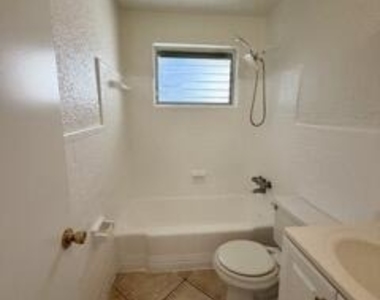 209 Nw 17th Street - Photo Thumbnail 5