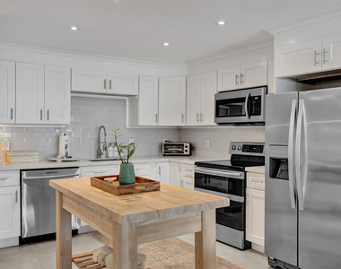 3209 Ne 36th Street - Photo Thumbnail 4