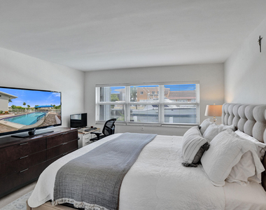 3209 Ne 36th Street - Photo Thumbnail 13