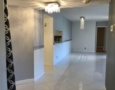 10730 Nw 14th Street - Photo Thumbnail 3