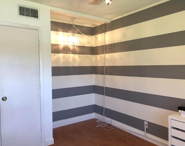 10730 Nw 14th Street - Photo Thumbnail 11