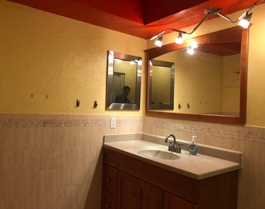 10730 Nw 14th Street - Photo Thumbnail 12