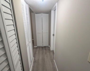 490 Nw 20th Street - Photo Thumbnail 20