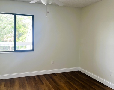 4300 Gator Trace Drive - Photo Thumbnail 8
