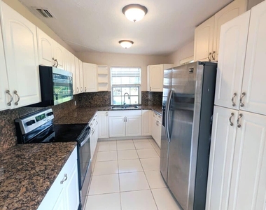 801 Nw 33rd Terrace - Photo Thumbnail 16