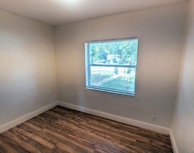 801 Nw 33rd Terrace - Photo Thumbnail 6