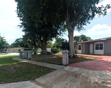 801 Nw 33rd Terrace - Photo Thumbnail 2