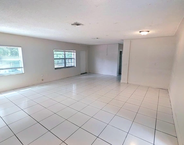 801 Nw 33rd Terrace - Photo Thumbnail 18