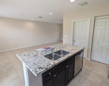 2900 Nw Treviso Circle - Photo Thumbnail 33