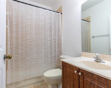 4408 Woodland Circle - Photo Thumbnail 23