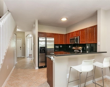 4408 Woodland Circle - Photo Thumbnail 5