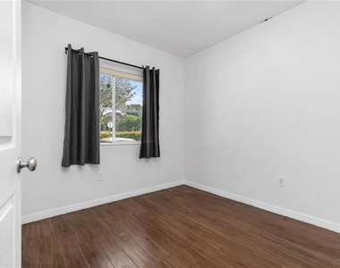 4408 Woodland Circle - Photo Thumbnail 21