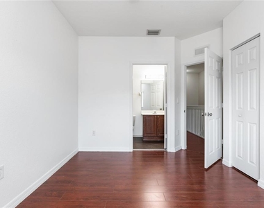 4408 Woodland Circle - Photo Thumbnail 12