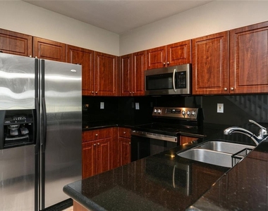 4408 Woodland Circle - Photo Thumbnail 7