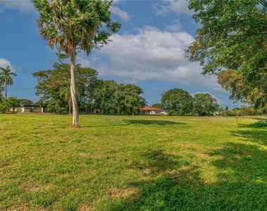 4408 Woodland Circle - Photo Thumbnail 29