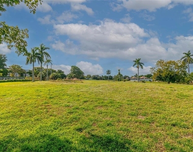 4408 Woodland Circle - Photo Thumbnail 27