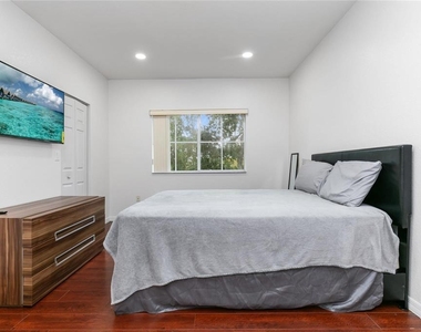 4408 Woodland Circle - Photo Thumbnail 16