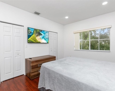 4408 Woodland Circle - Photo Thumbnail 17