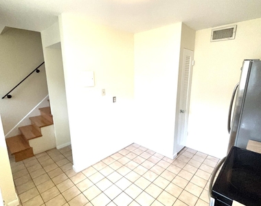 4807 Esedra Court - Photo Thumbnail 12