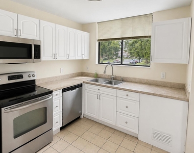 4807 Esedra Court - Photo Thumbnail 11