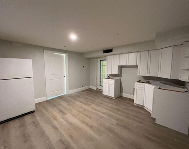 6511 Seminole Drive - Photo Thumbnail 7